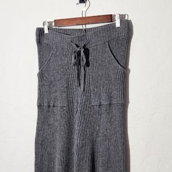Paige Women's Ribbed Lounge Pants in size Medium - Picture 2 of 4